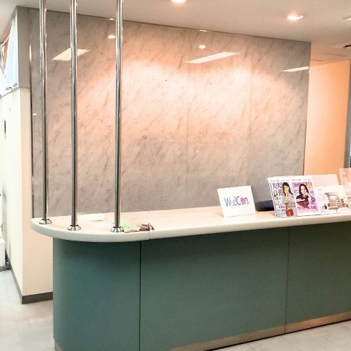 横浜店店内1